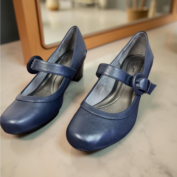Life Stride Shoes - Life Stride Blue Classic Heels